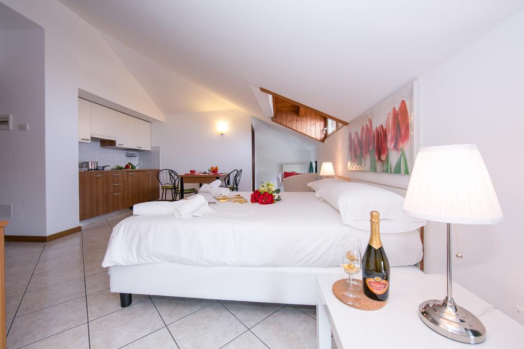 Residence Riva Del Lario Gravedona Εξωτερικό φωτογραφία